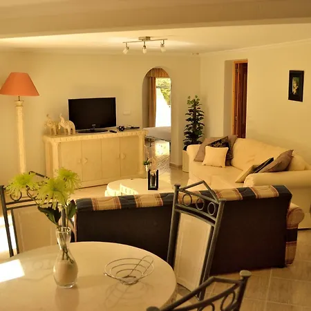 Albir Amarilla